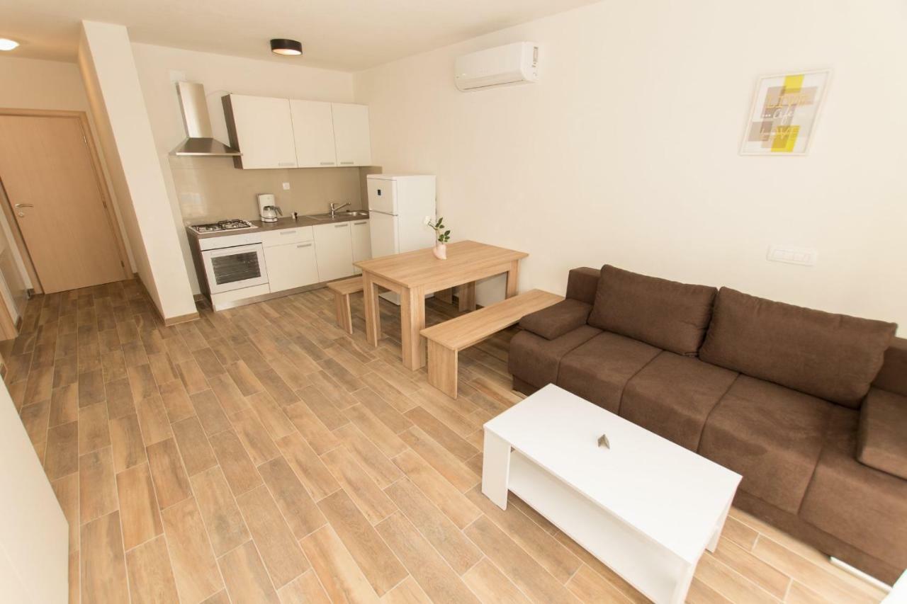 Apartments Matanovi Dvori Makarska Exterior photo