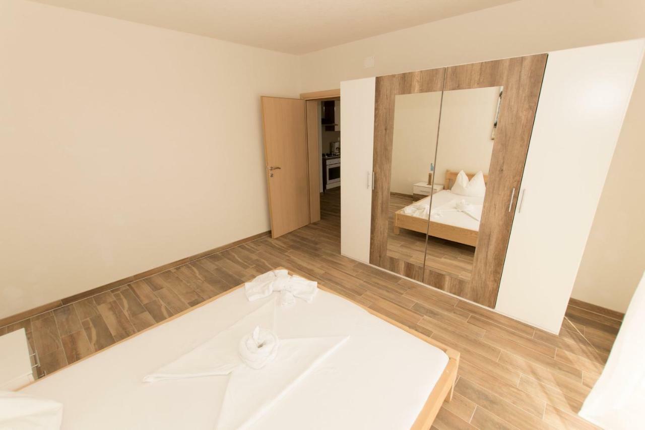 Apartments Matanovi Dvori Makarska Exterior photo